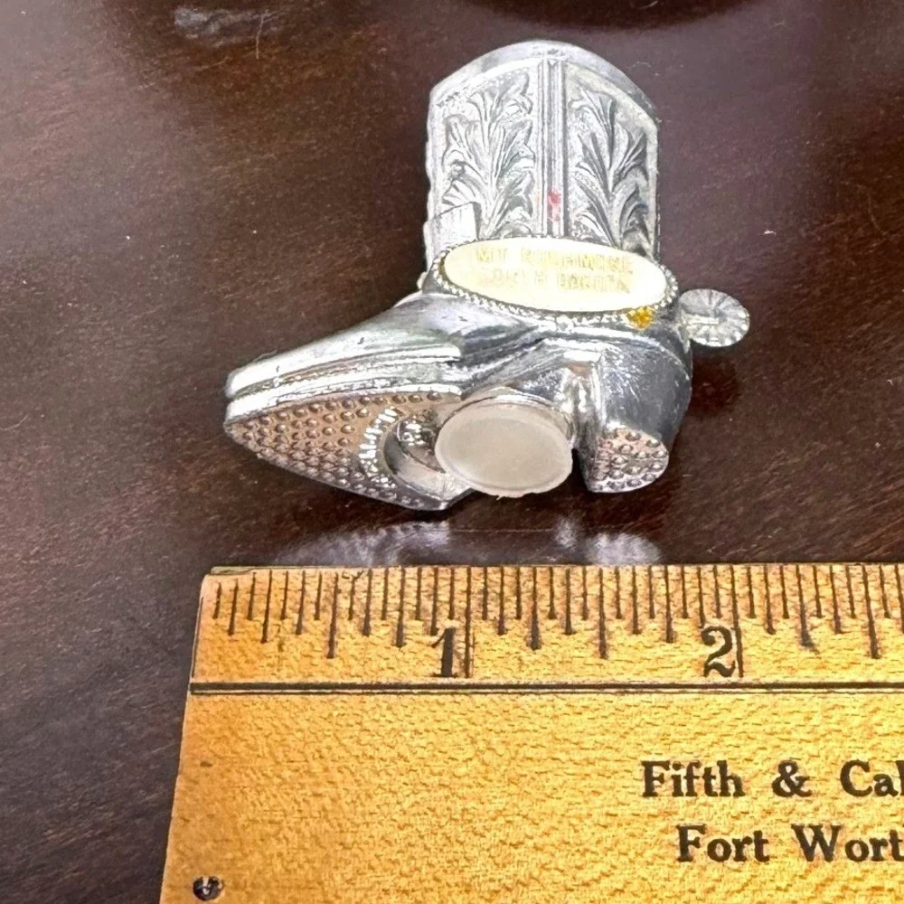 Vintage Mt Rushmore South Dakota Silver Cowboy Boot Salt‎ Pepper Shaker Souvenir